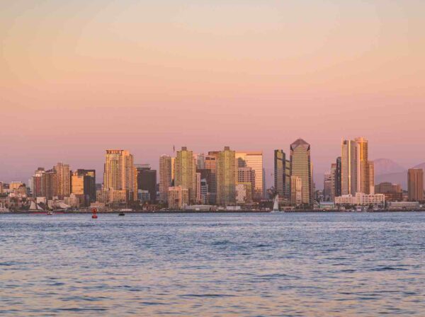Vi över San Diego vid solnedgång