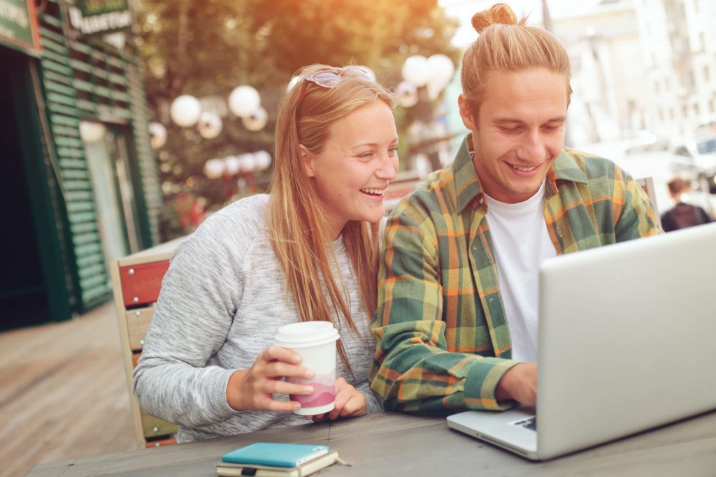 Vem är det som studera utomlands, vänner, tjejer, killar, cafe