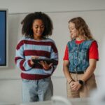 studenter presenterar inom AI