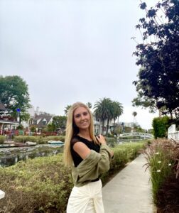 Student vid venice canals