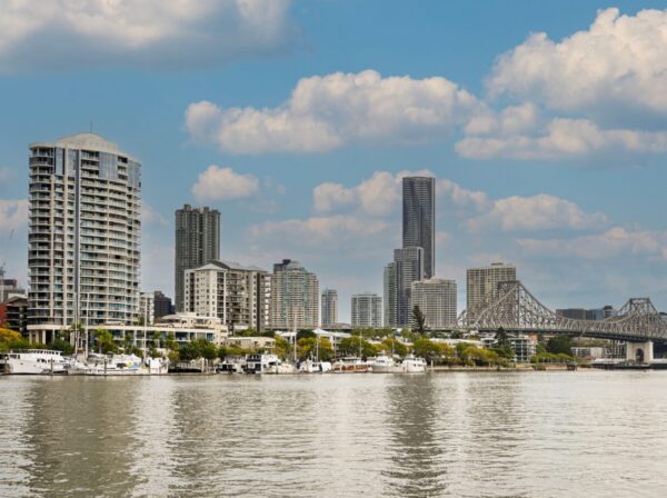 Brisbane River med byggnader